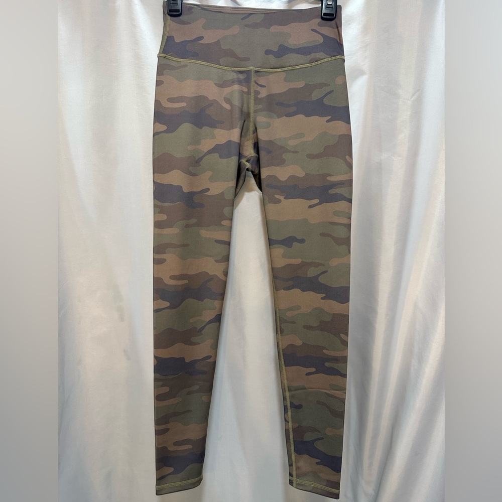 Soft camo active wear leggings